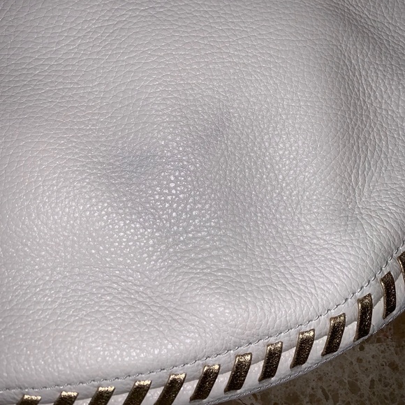 ✨💕 White Leather Gold Trim Crossbody Hobo Purse - Picture 7 of 8